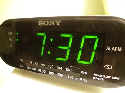 Sempre tento vir cedo para estudar.