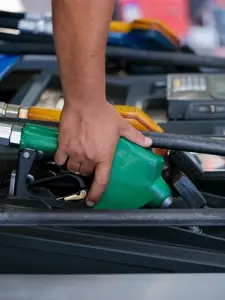 O preço da gasolina aumentará a partir do mês que vem.