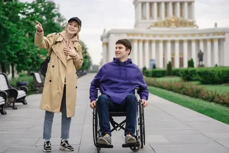 Você conhece algum restaurante bom por aqui?